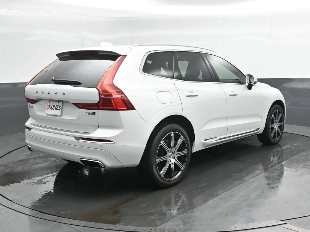 2020 Volvo - image 4