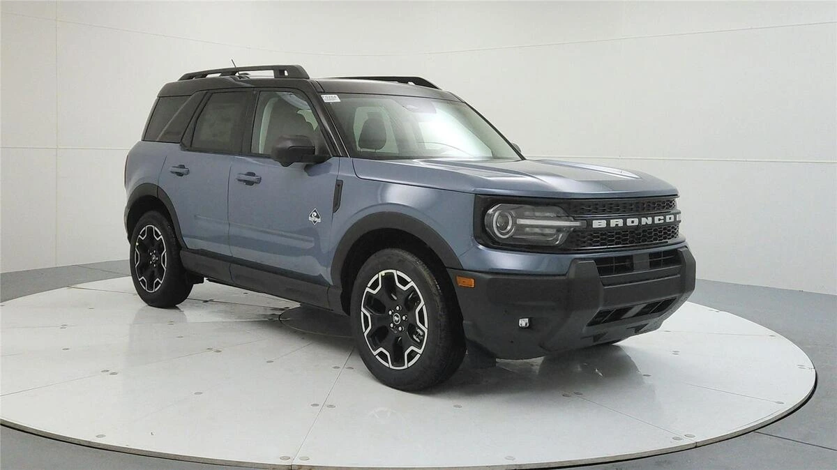 2025 Ford Bronco Sport Outer Banks's photo