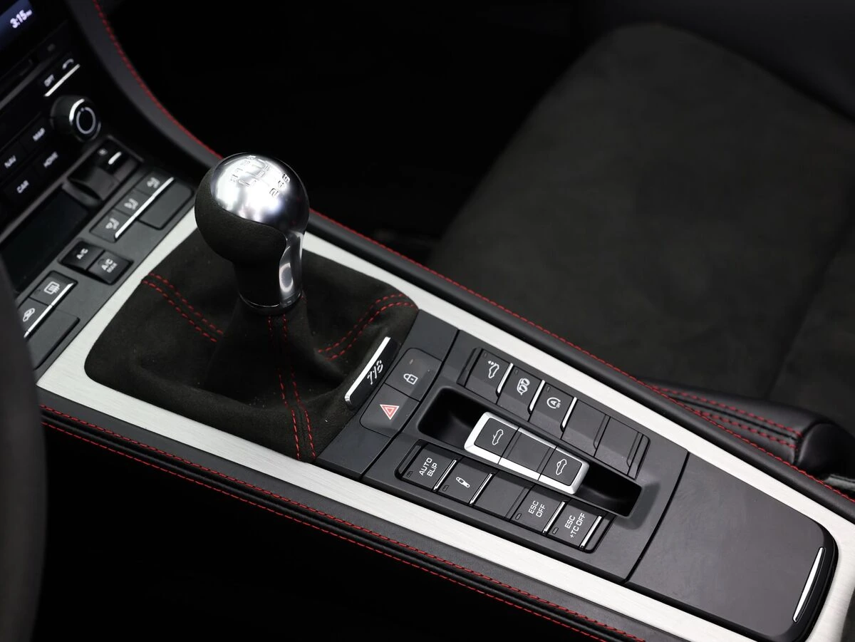 2022 Porsche 718 Spyder - Photo 38