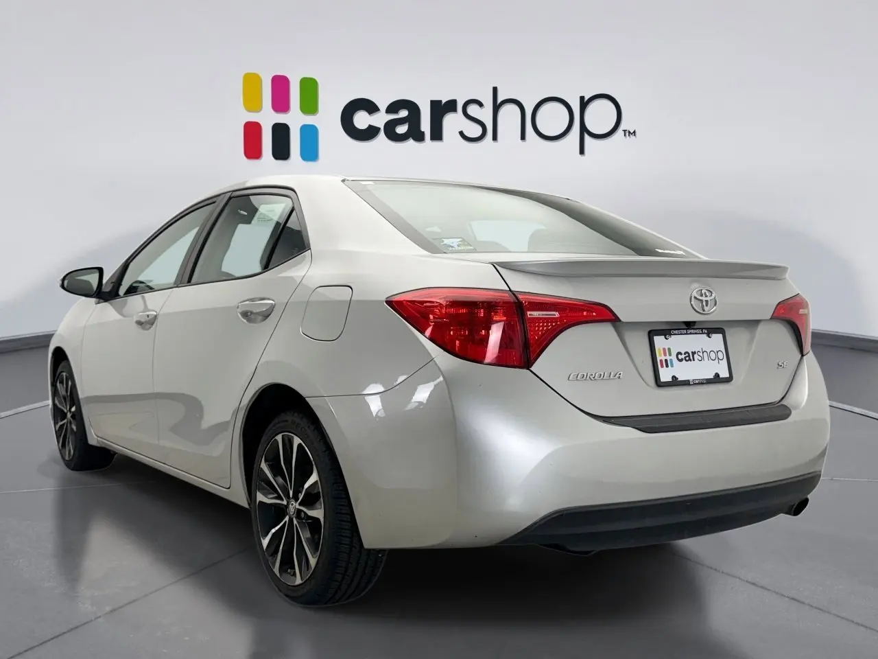 2018 Toyota Corolla SE photo 2