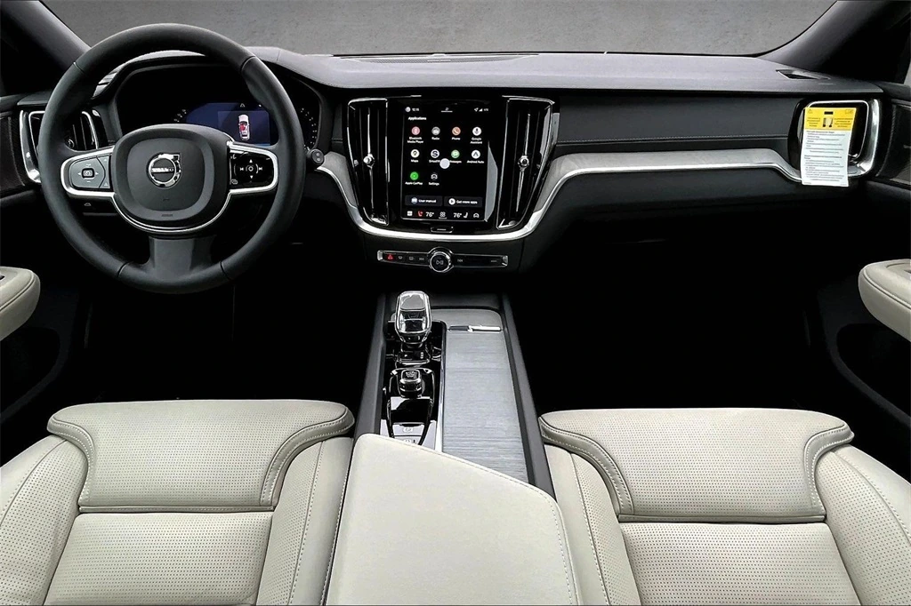 2026 Volvo - image 5