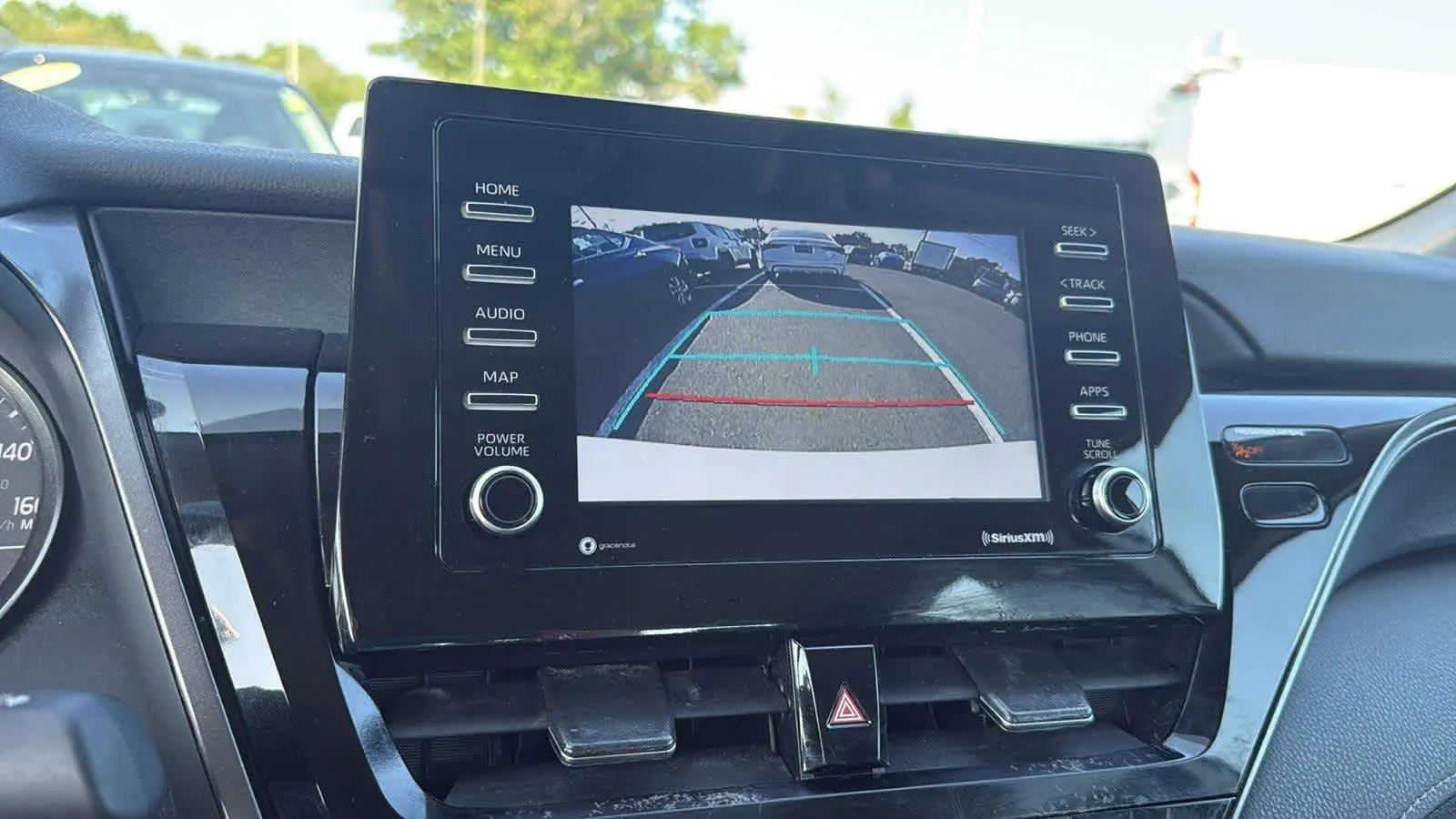 2021 Toyota Camry SE photo 17
