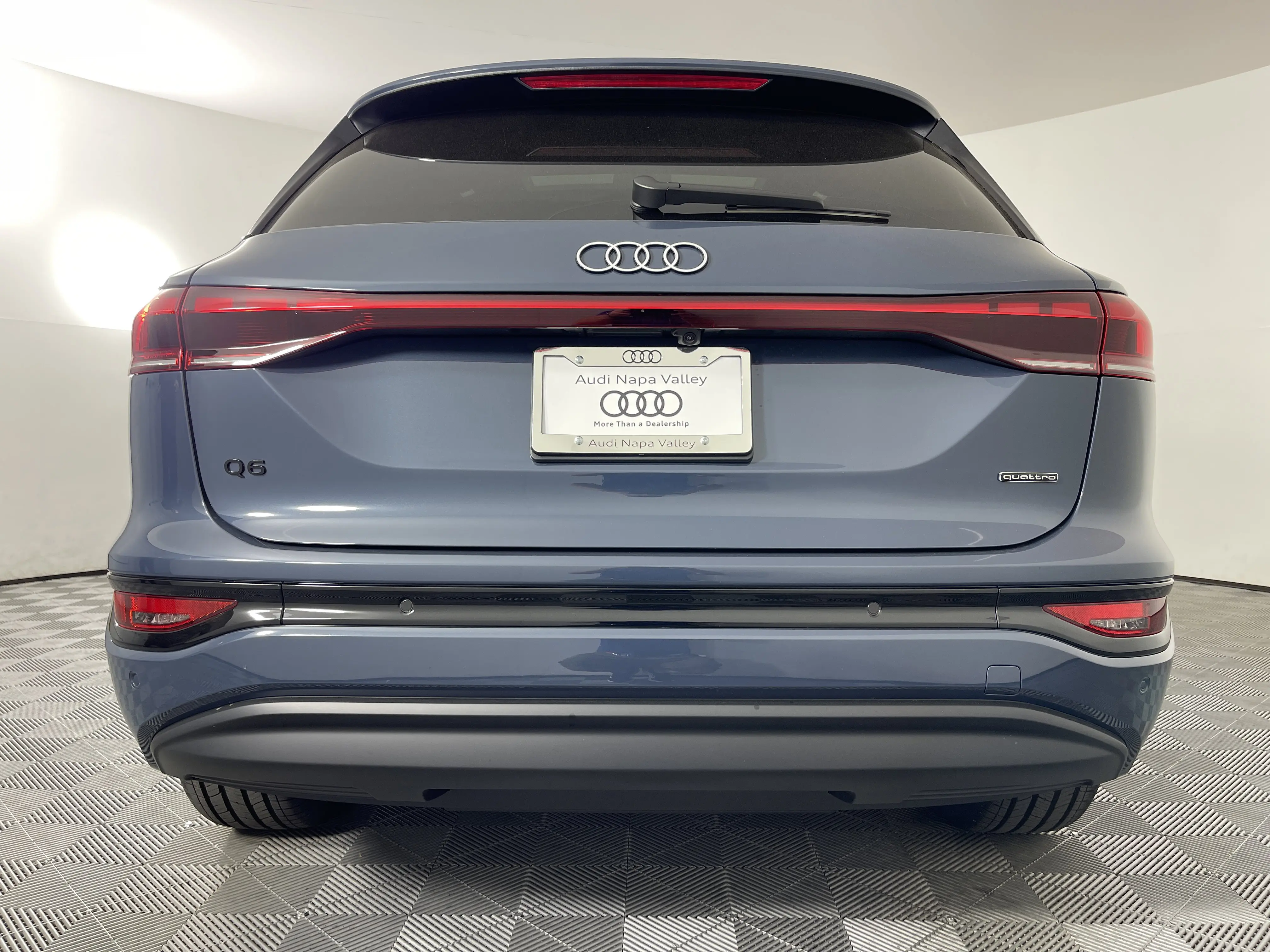 2025 Audi Q6 E-tron Prestige photo 12