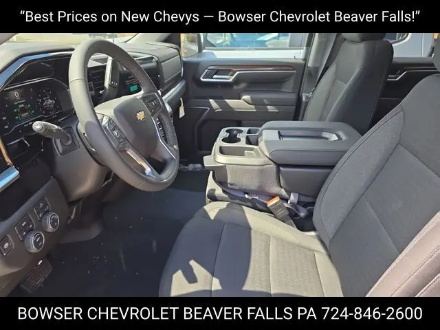 2025 Chevrolet Silverado 1500 LT photo 4