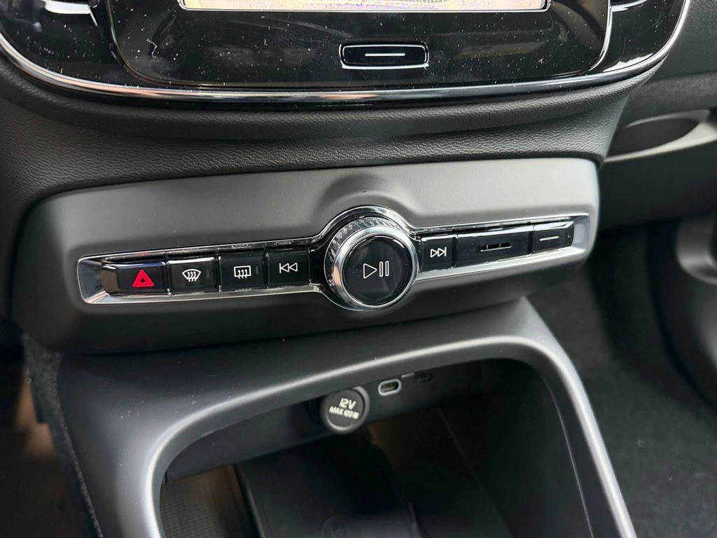 2026 Volvo - image 21