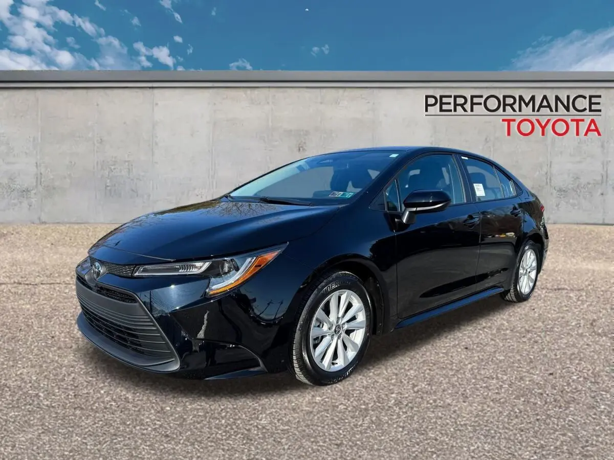 2026 Toyota Corolla LE's photo