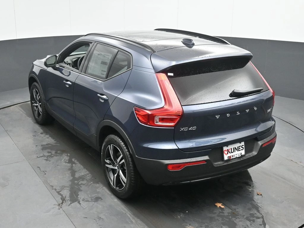 2026 Volvo - image 36