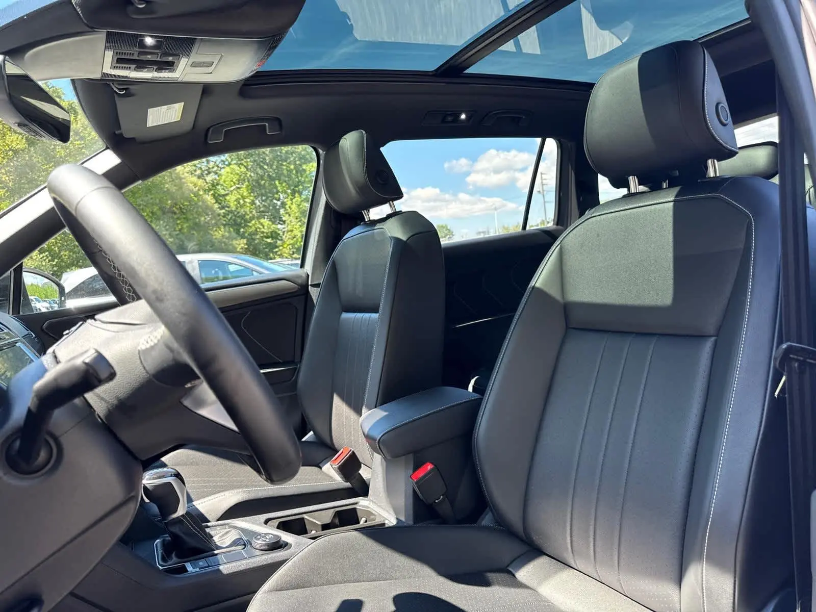 2023 Volkswagen Tiguan SE R-Line Black photo 13