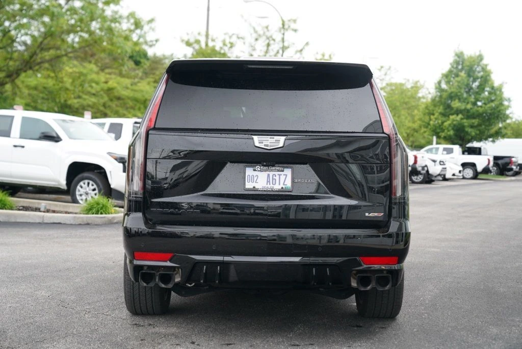 2023 Cadillac Escalade V-Series - Photo 12