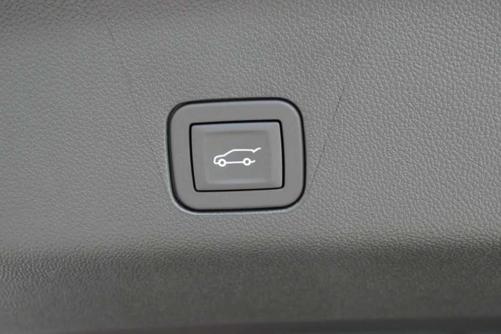 2026 Chevrolet Tahoe LT - Photo 9