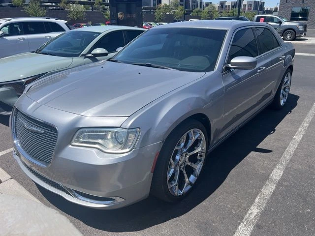 2016 Chrysler 300 Limited's photo
