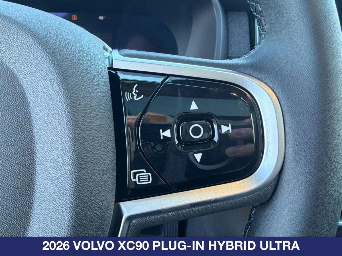 2026 Volvo - image 18