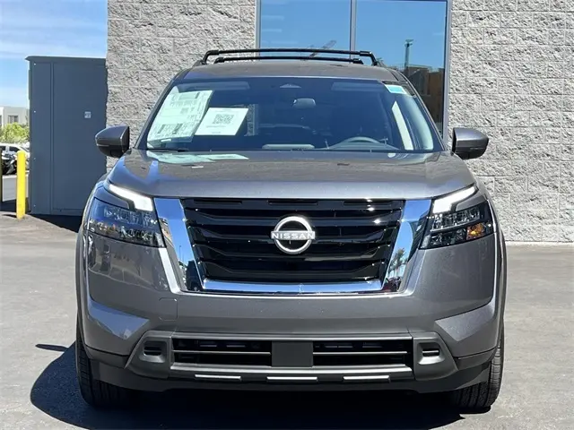 2025 Nissan Pathfinder SV photo 9