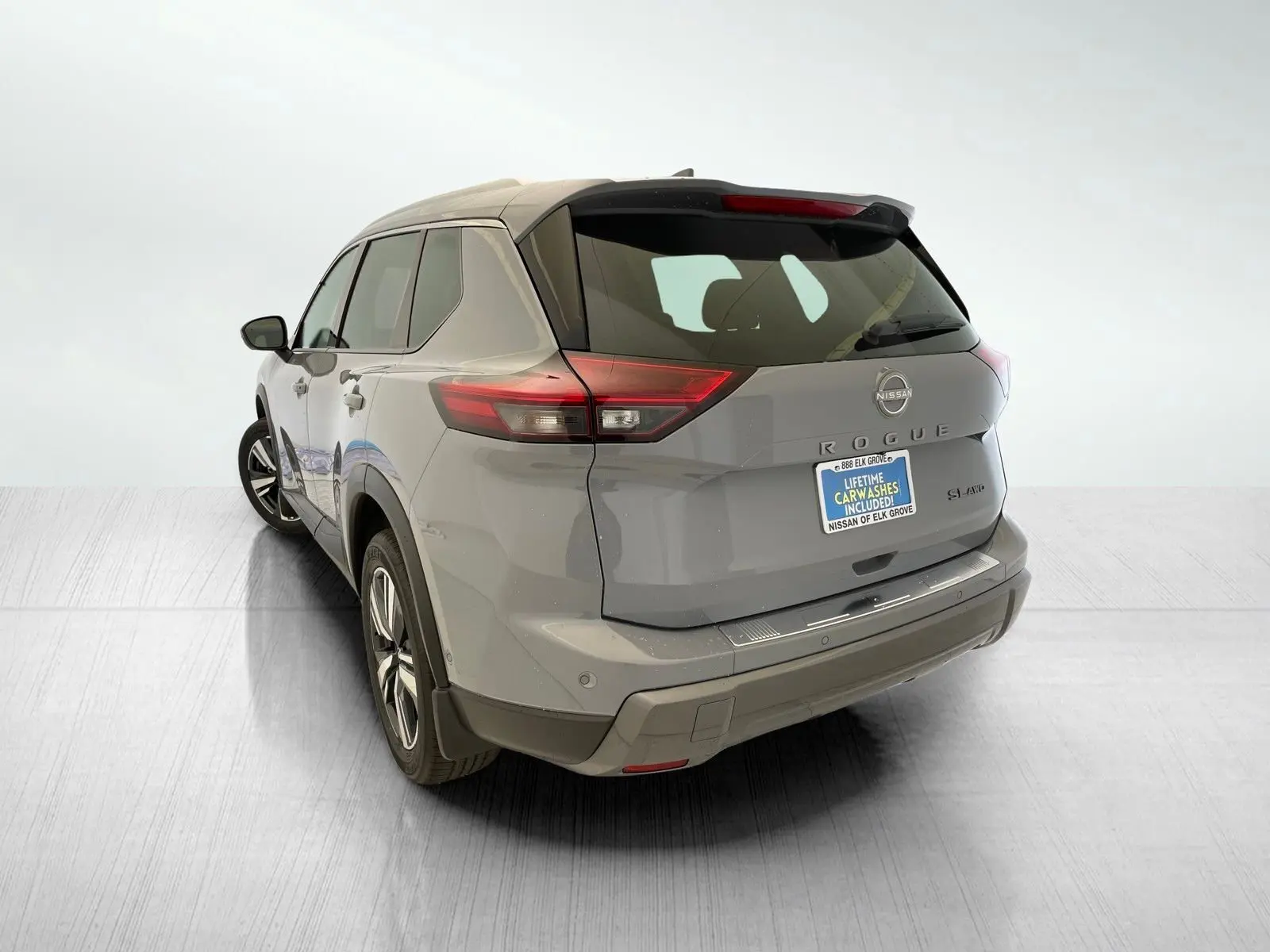 2025 Nissan Rogue SL photo 2