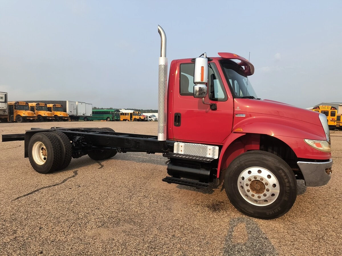 2015 International 4400 in Plover, WI — photo 3