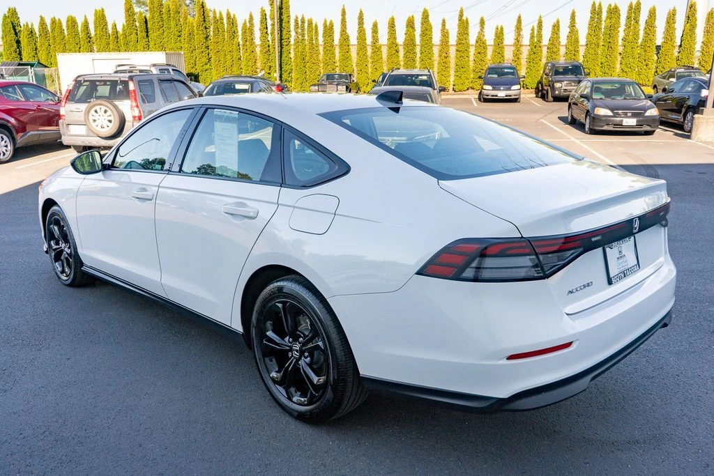 2025 Honda Accord SE - Photo 10