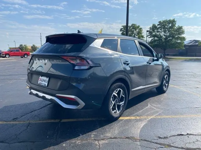 2024 Kia Sportage LX photo 2
