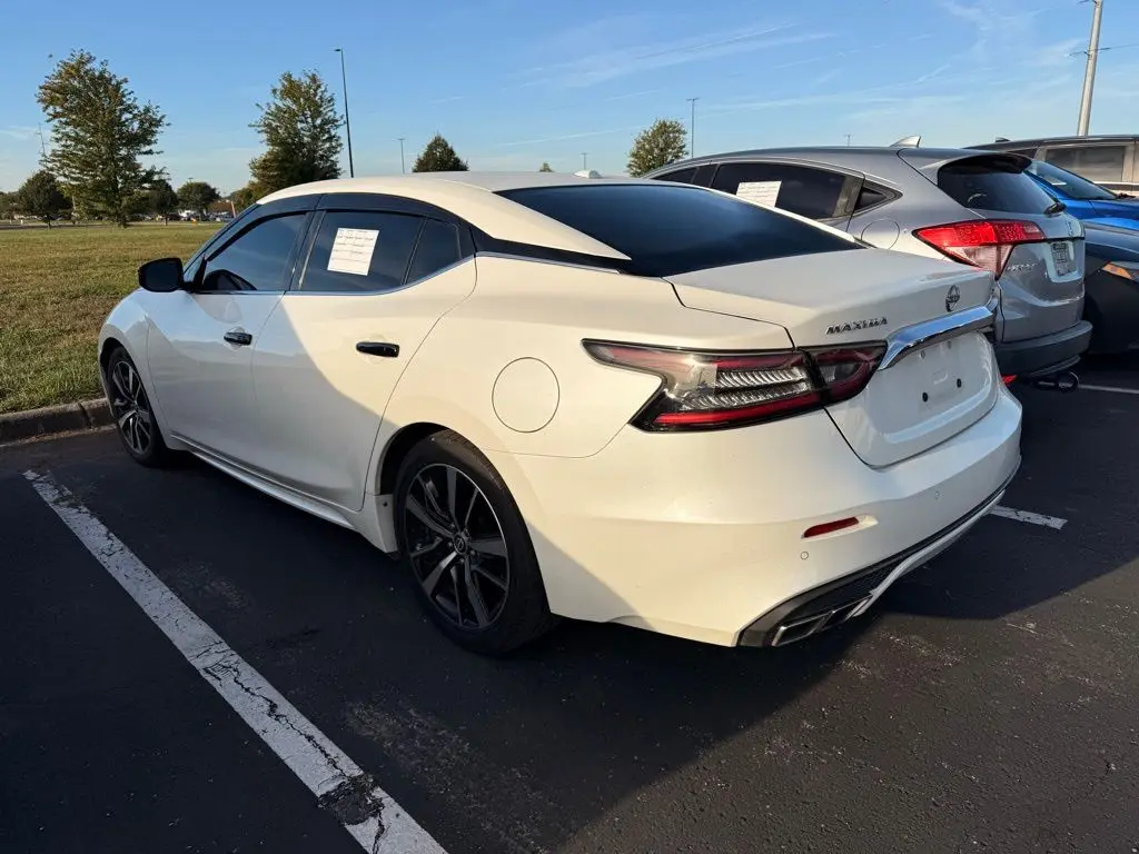 2023 Nissan Maxima SV photo 7