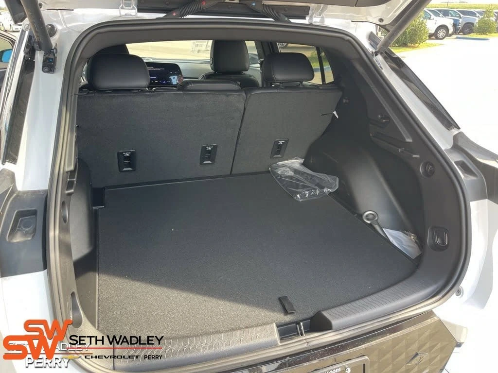 2025 Chevrolet Equinox EV RS - Photo 25