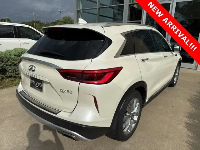 2019 Infiniti QX50 Essential photo 4