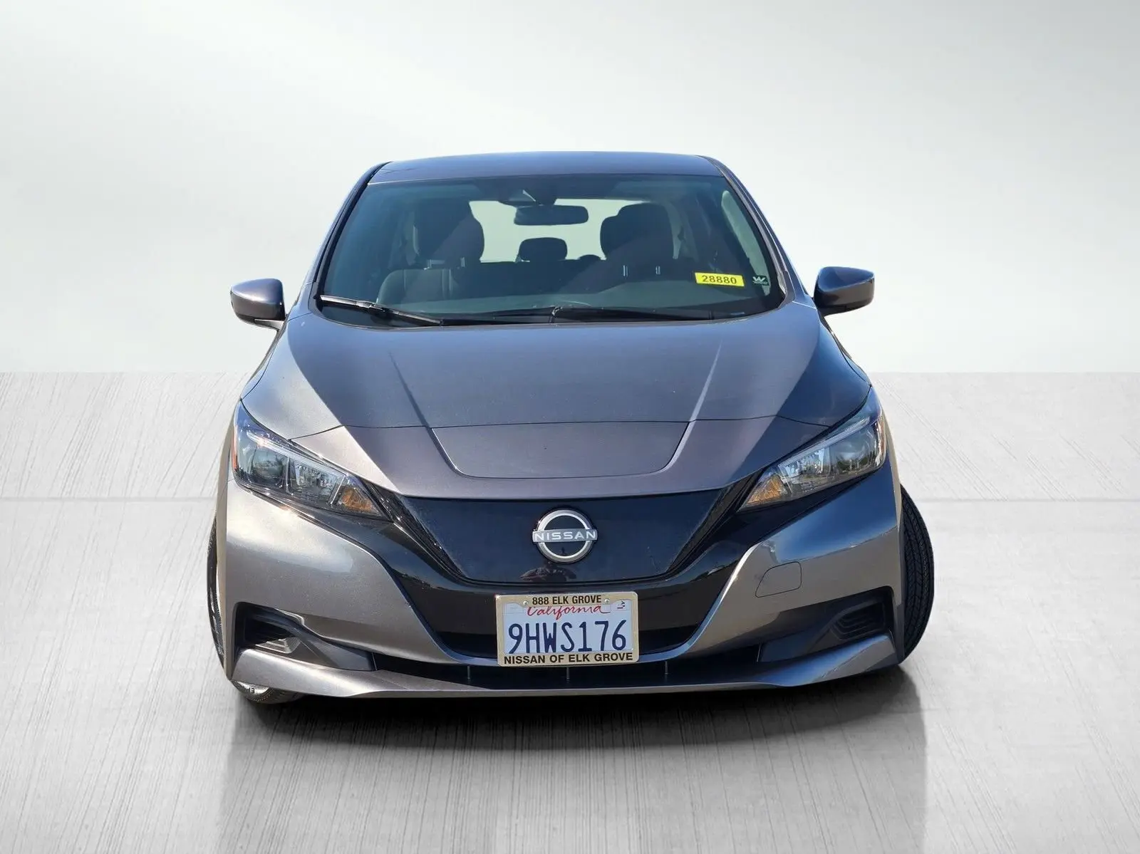 2024 Nissan Leaf S photo 2