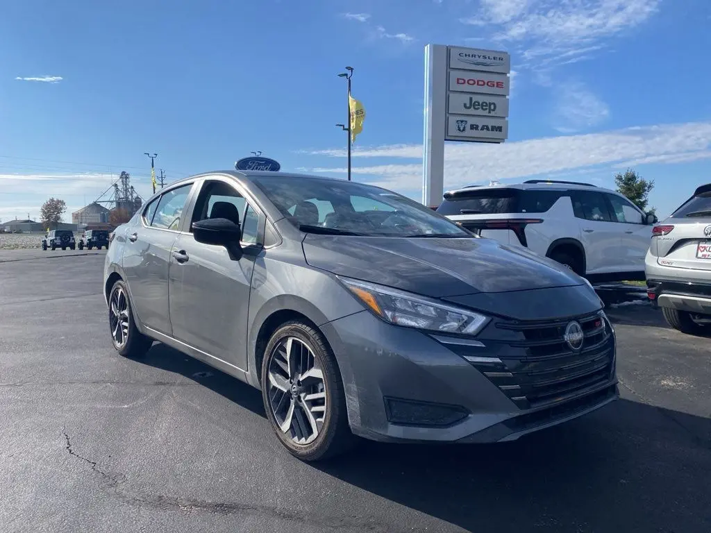 2024 Nissan Versa 1.6 SR photo 2