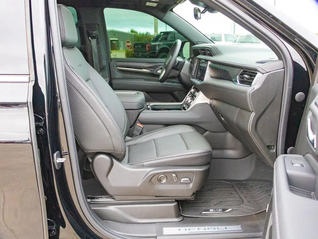 2023 Gmc Yukon XL Denali photo 13