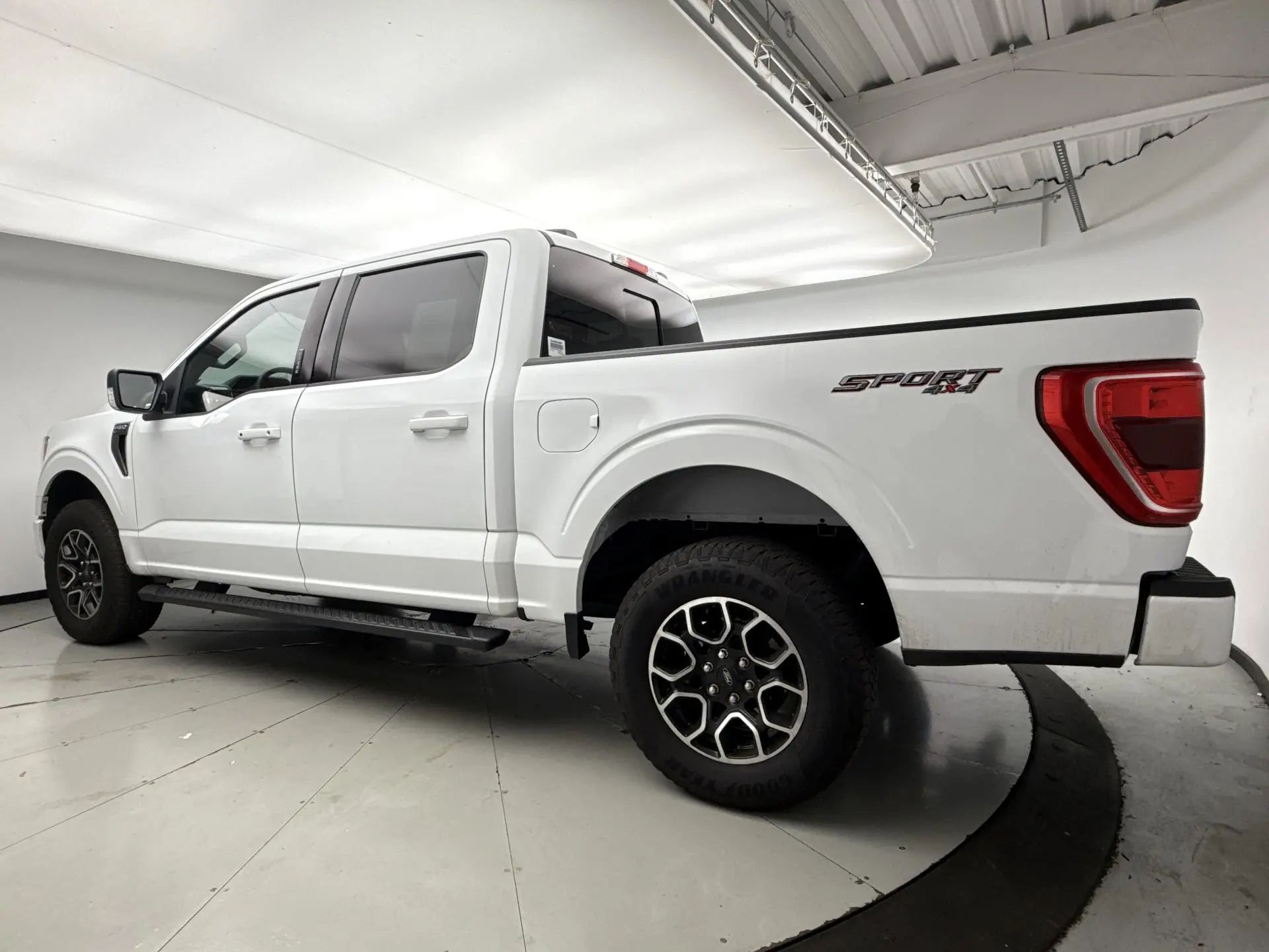 2023 Ford F-150 XLT photo 3