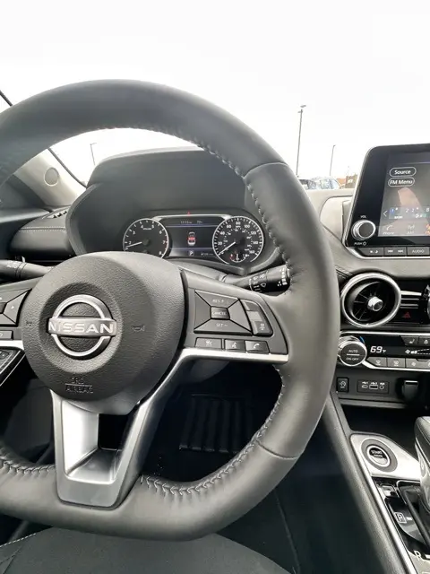 2025 Nissan Sentra SV photo 16