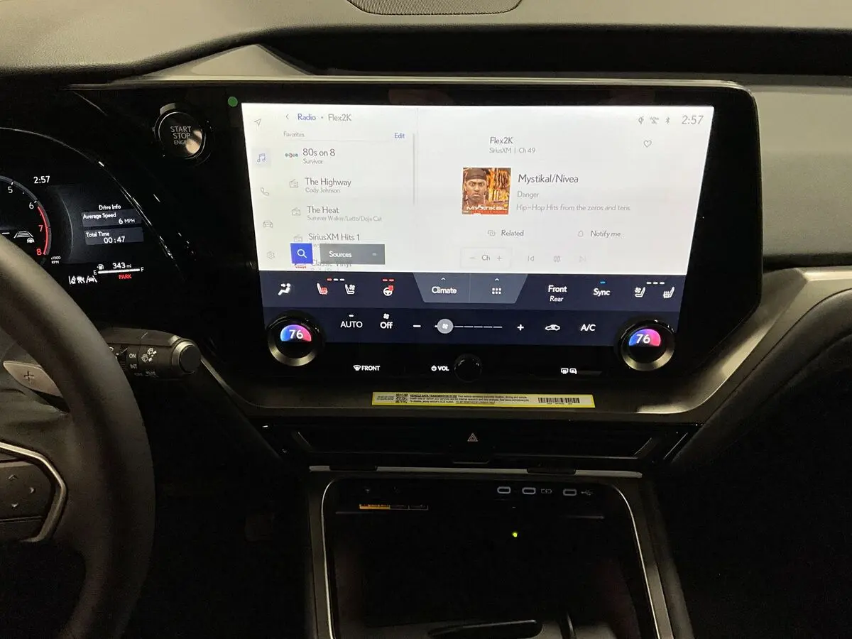 2026 Lexus TX 350 Luxury photo 3