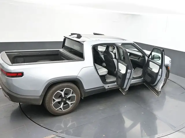 2022 Rivian R1T Adventure photo 52