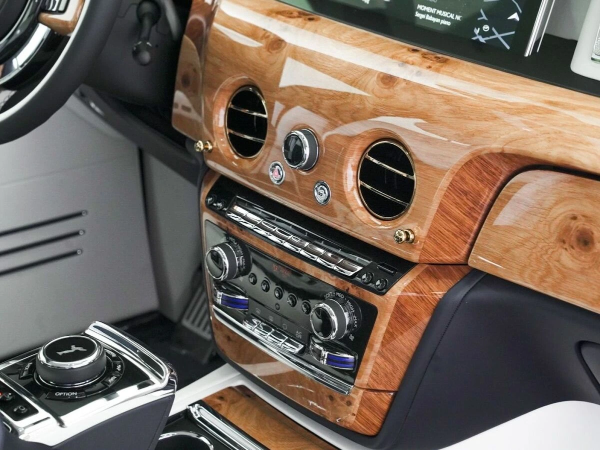 2026 Rolls-Royce Phantom Base - Photo 37