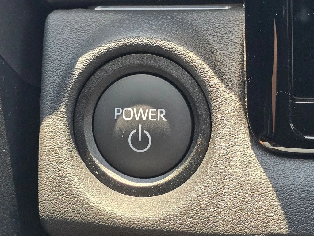 2026 Toyota C-HR SE - Photo 30