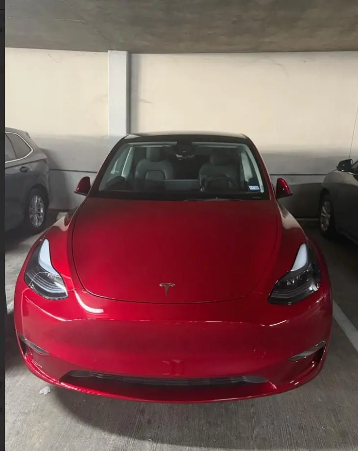 2025 Tesla Model Y Long Range's photo