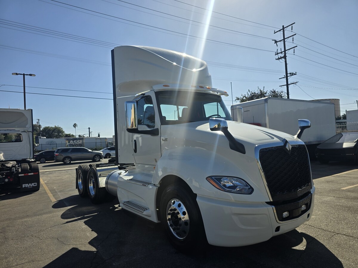 2026 International LT in CA — photo 2