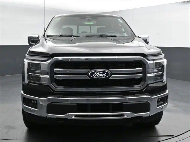 2025 Ford F-150 Lariat photo 2