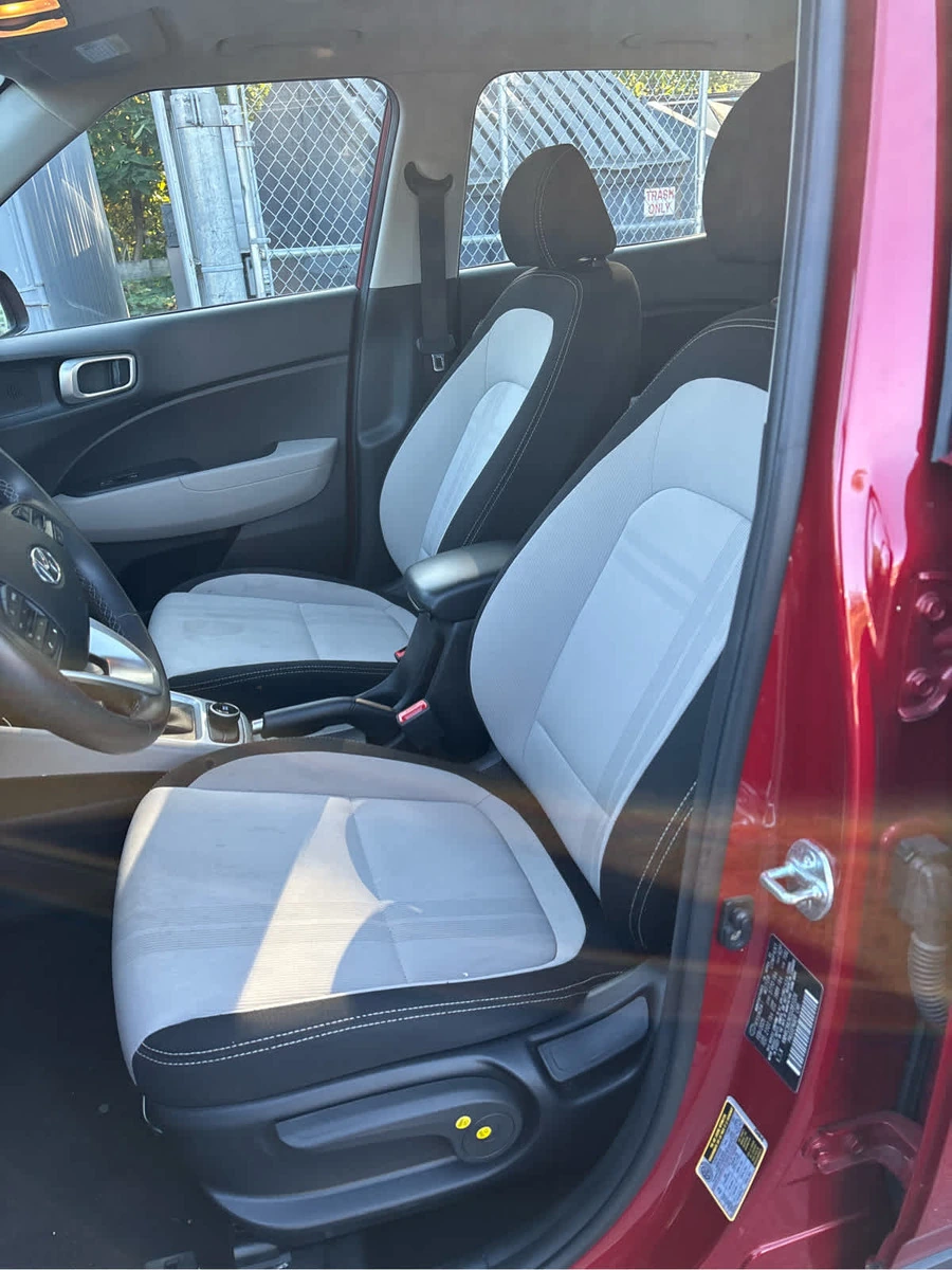 2025 Hyundai Venue SEL - Photo 12