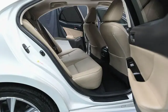 2019 Lexus IS 300 photo 18