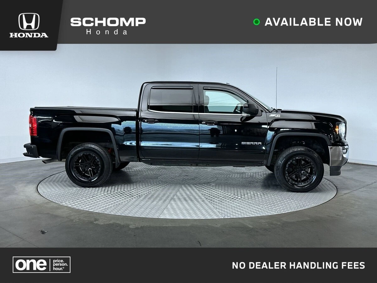2018 GMC Sierra 4WD Crew Cab Short Box SLE's photo