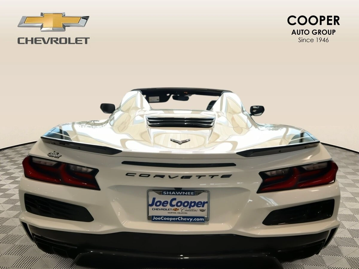 2027 Chevrolet Corvette 2LT - Photo 23