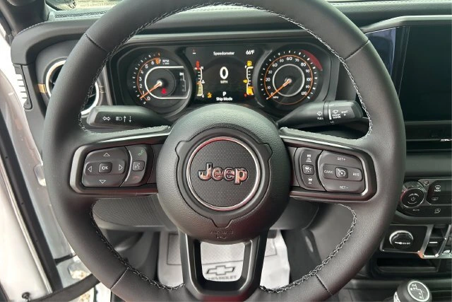 2026 Jeep Gladiator Sahara - Photo 17