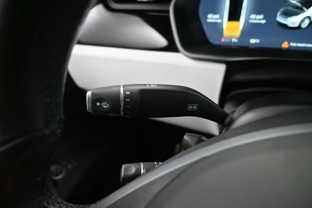 2019 Tesla Model X Long Range photo 28