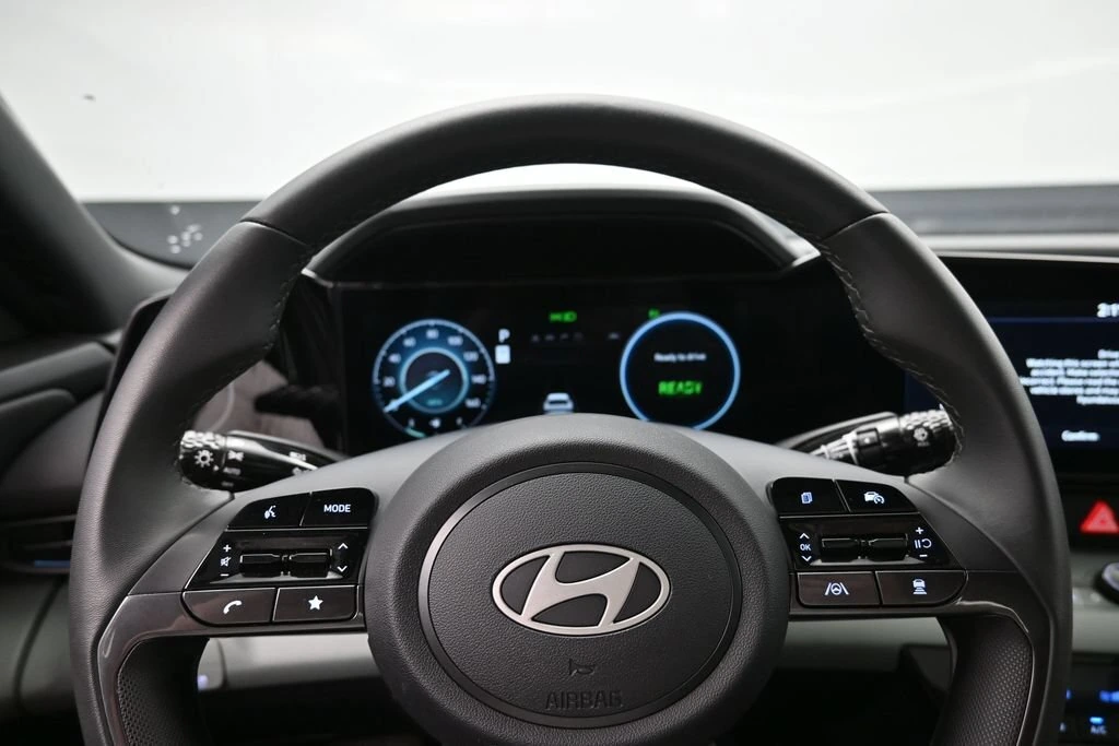 2026 Hyundai Elantra Limited - Photo 13