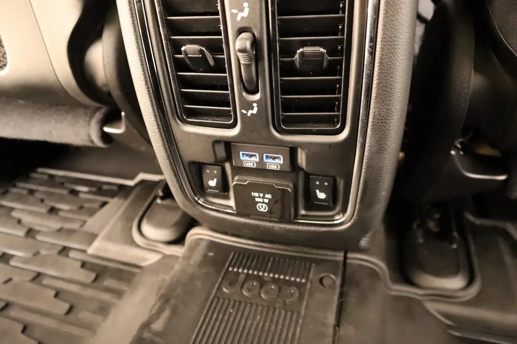 2021 Jeep Grand Cherokee Trailhawk photo 4
