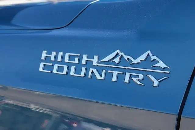 2026 Chevrolet Suburban High Country photo 6
