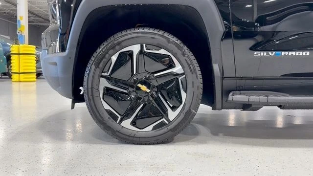 2026 Chevrolet Silverado EV LT - Photo 22