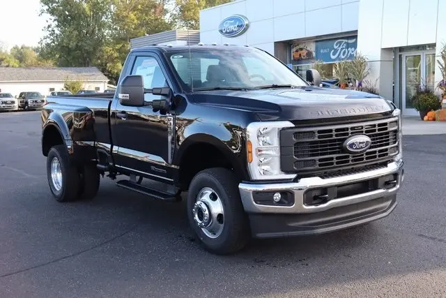 2026 Ford F-350 photo 2