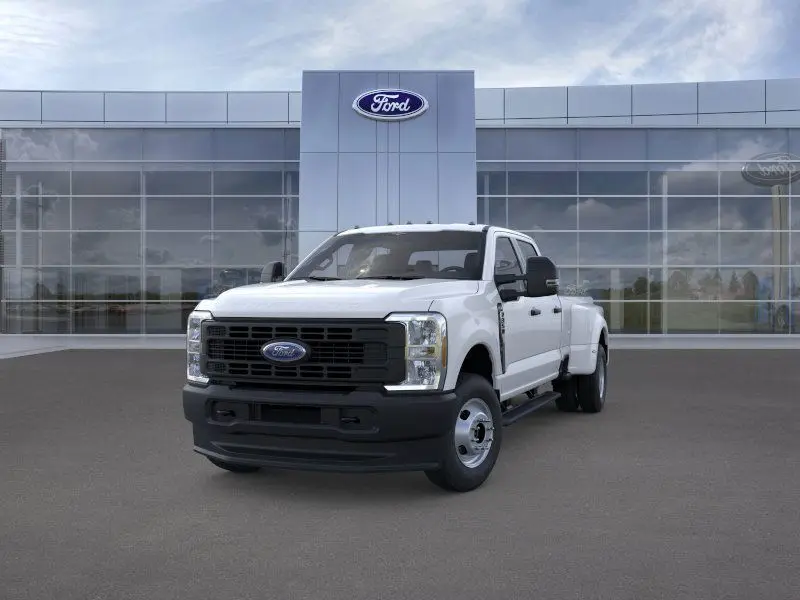 2025 Ford F-350 photo 3
