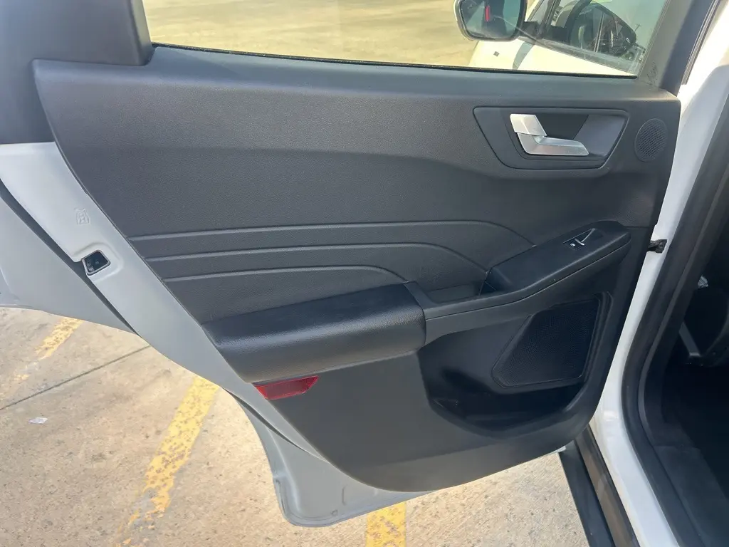 2023 Ford Escape ST-Line Select photo 14