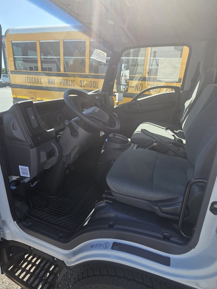 2026 Isuzu NRR in Tacoma, WA — photo 8